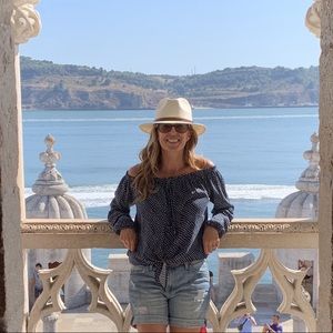Meet your Posher, Dina